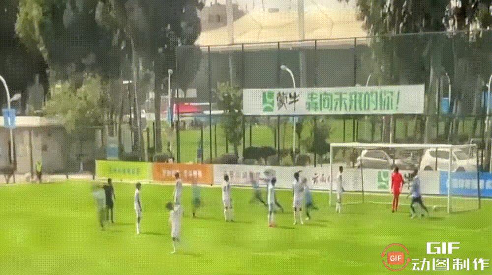 谢晖上赛季执教大连人的成绩,大连人后防两次送礼谢晖场边暴怒