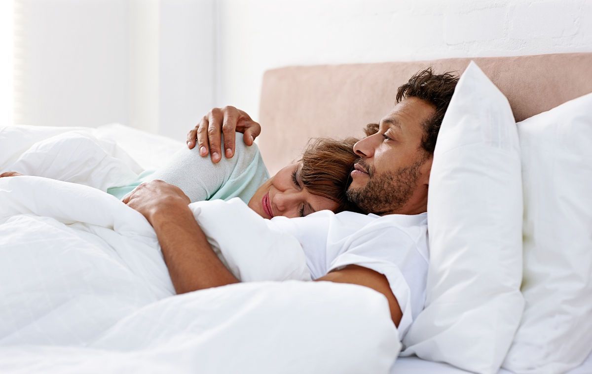 夫妻生活频率多少为宜?学者直言一周一次最幸福?网友:涨知识了