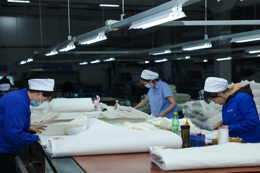 把握发展新机遇紧跟时代步伐,把握新机遇注入新动力开启新征程