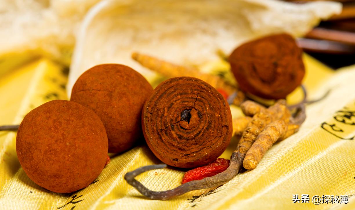 云南男子买到头怪牛，不吃不喝，肚里还长个大肉球，不料价值百万