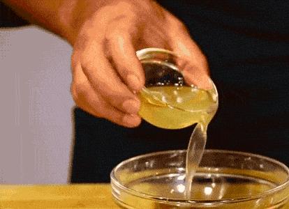 花生油和大豆油哪种油吃了最健康,食用油是大豆油好还是花生油好