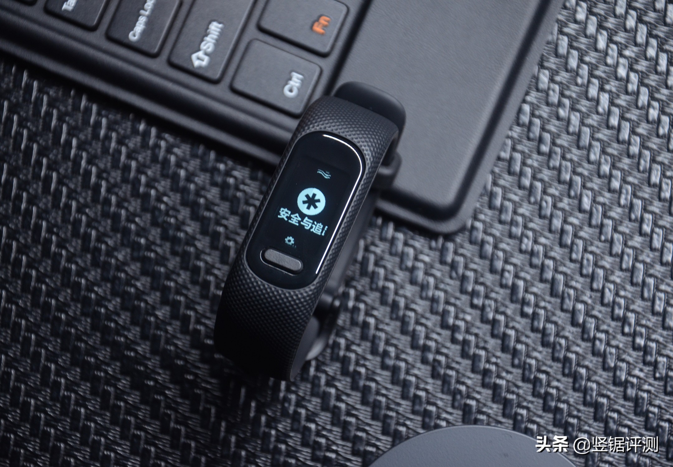 佳明手环4和5哪款好,garmin佳明vivosmart运动手环