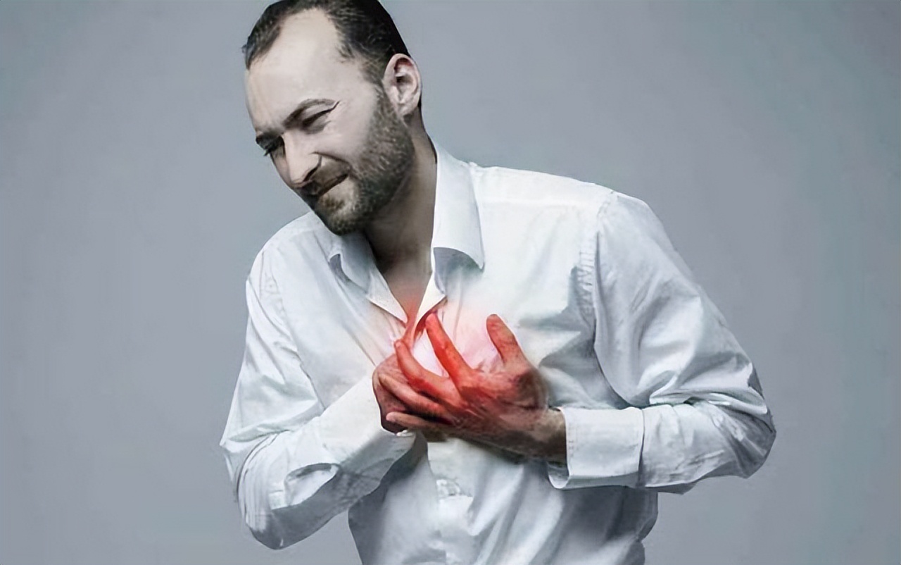 胸口刺痛几秒又好是怎么回事,右乳房靠近胸口处刺痛是心脏病吗