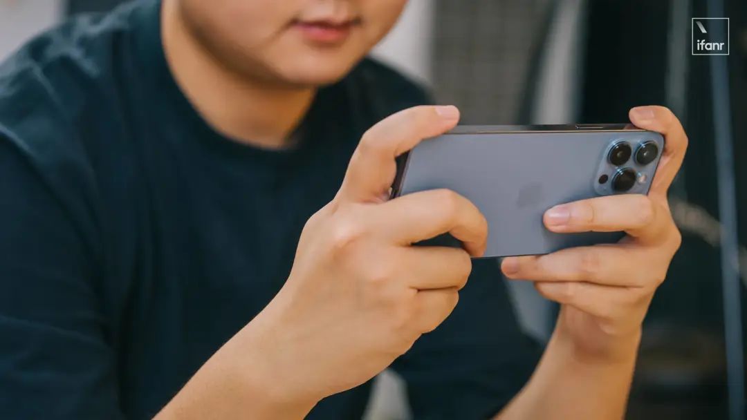 iphone14体验对比iphone14pro,iphone14体验视频