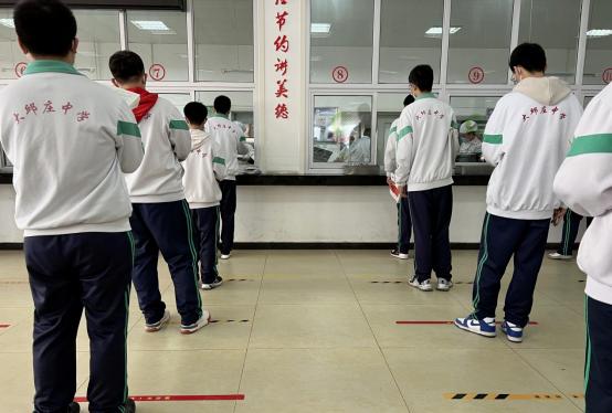 萌虎出山喜迎新年,萌虎归来一起向未来开学