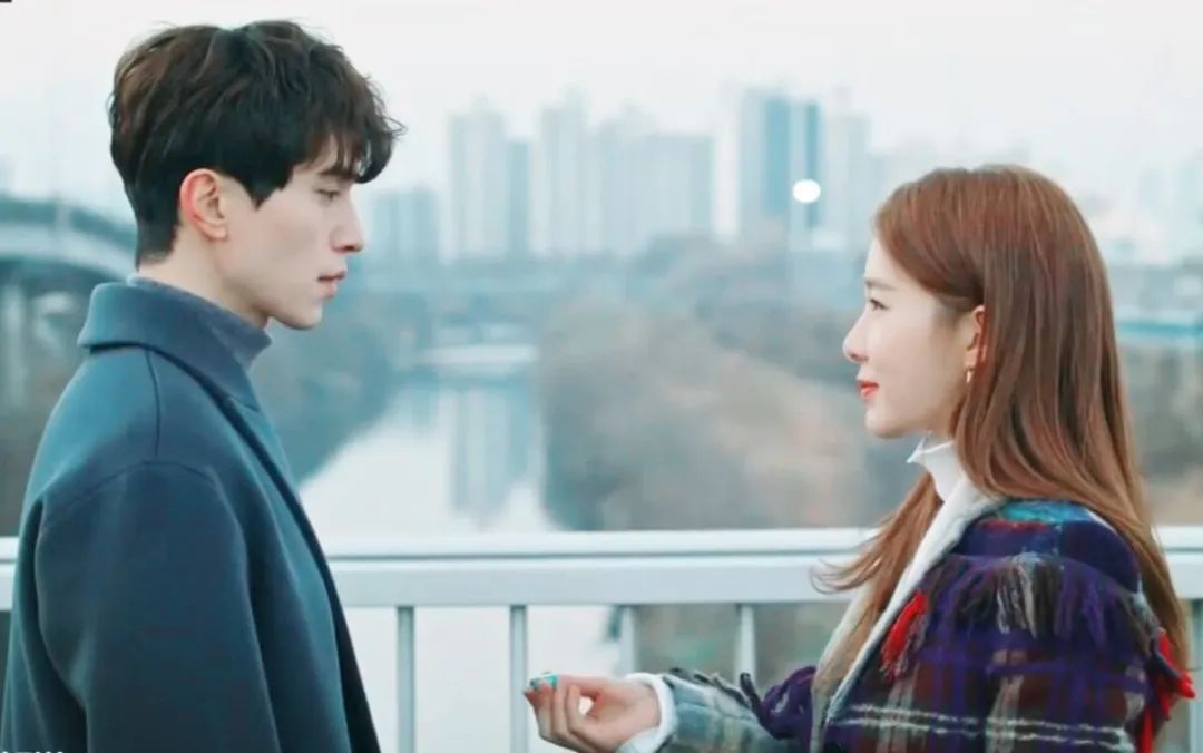 分手后女生绝情不回消息怎么挽回,挽回女生不回消息还要继续吗