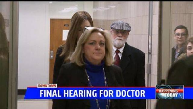 恶魔医生给孕妇接生,恶魔医生让病人生94个孩子