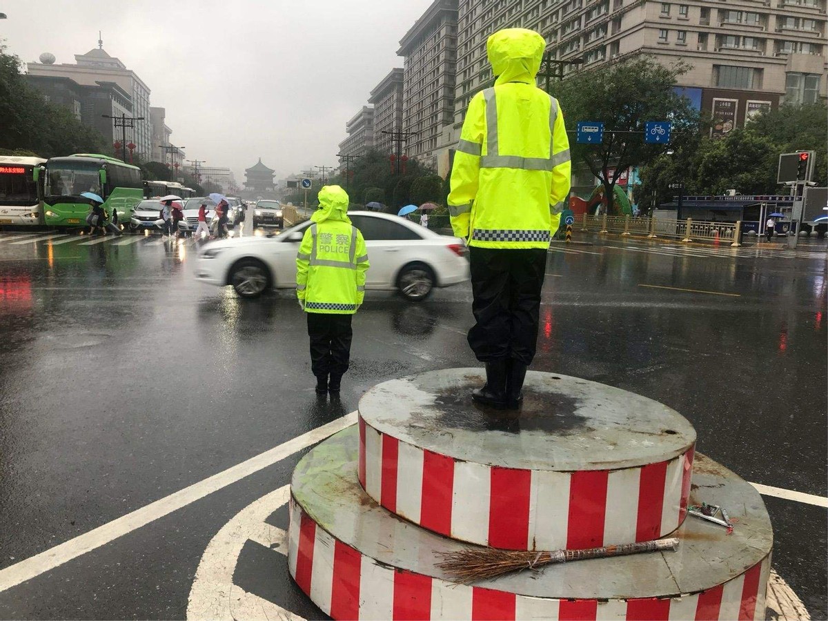 发财了！西安司机被男的扇耳光，女的踢*体下**，如今至少获赔20万？