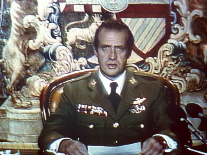 荒诞国王卡洛斯：20年交际2000名情人，晚年被注射雌激素强制冷静