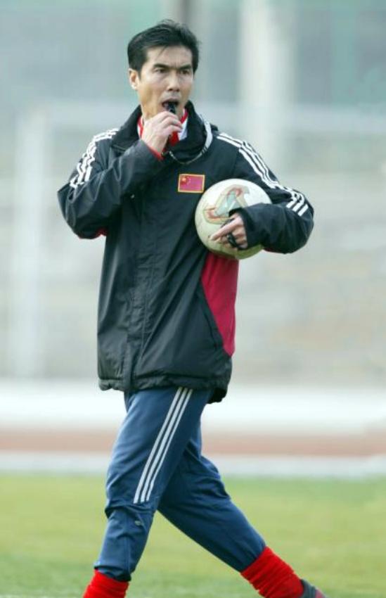 中国女足现任主帅是谁,中国女足历届主教练