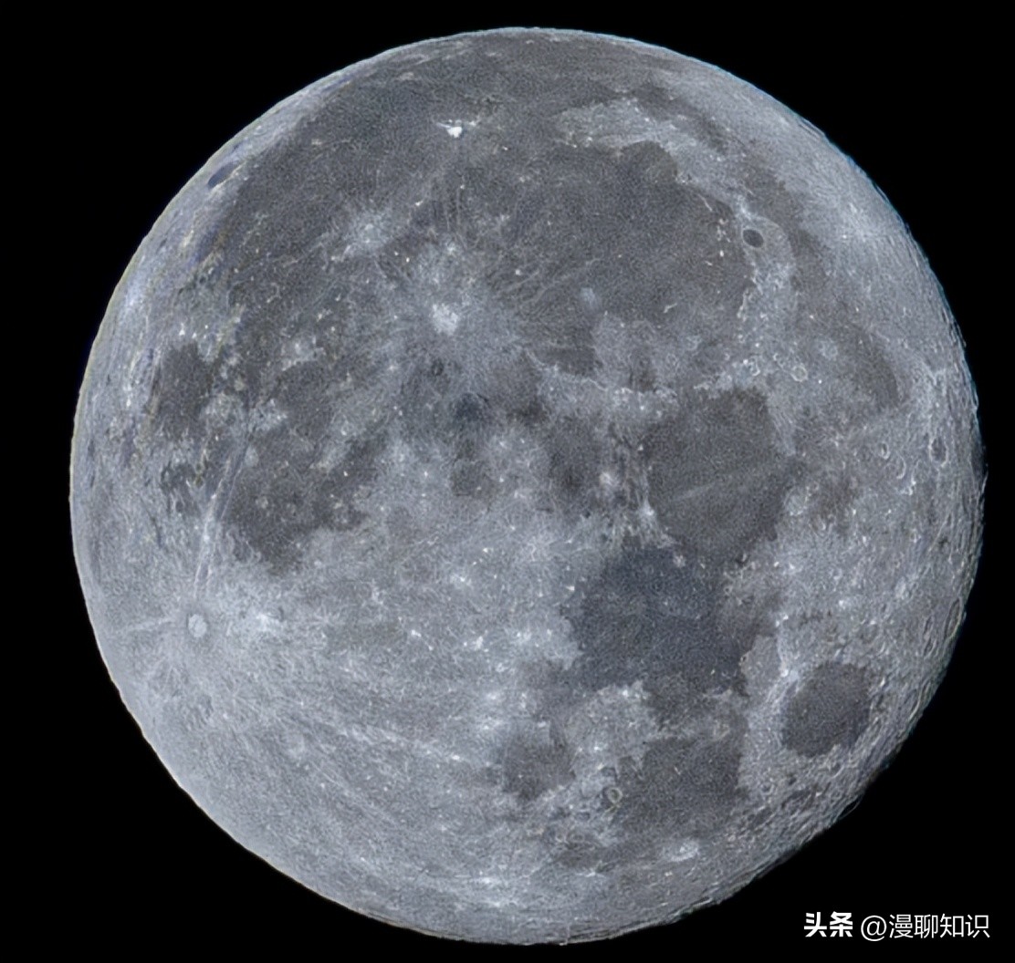 月表温度对于月幔对流影响有哪些？关于它的数值模拟研究