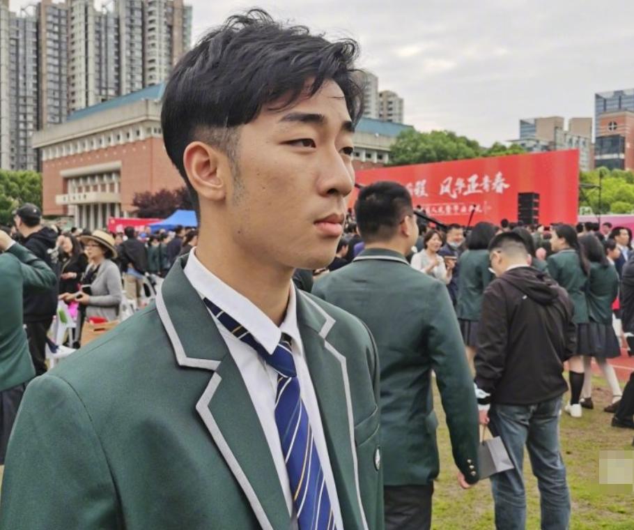 杭州一男生“一脚踢进同济大学”，从小喜欢足球，家长教育很成功