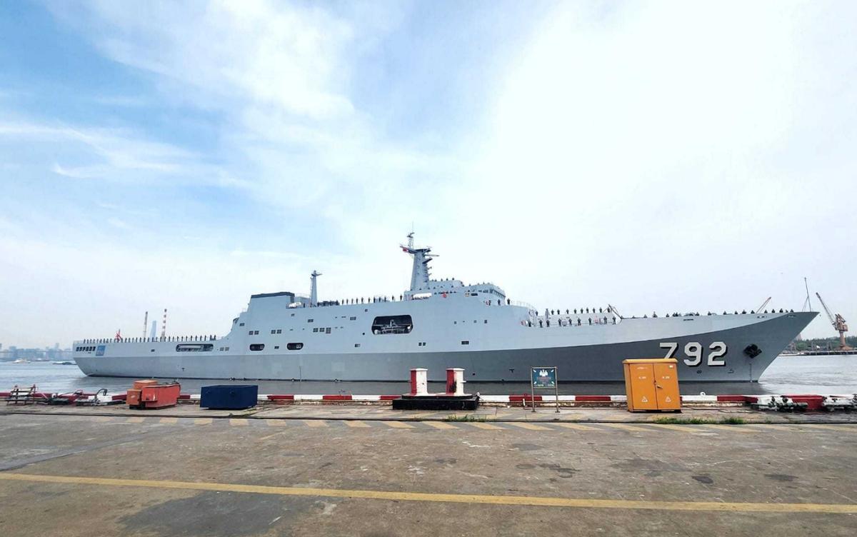 泰国海军071型船坞,泰国071e登陆舰到泰国了吗