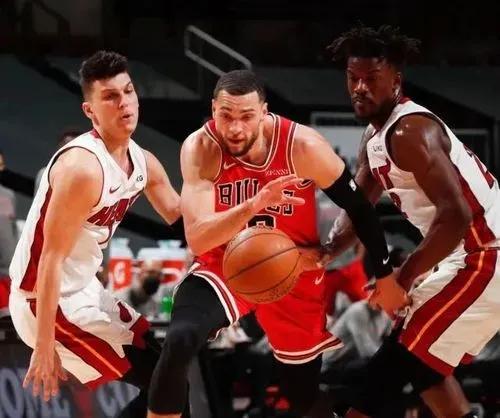 布克13顺位,布克2015年状元