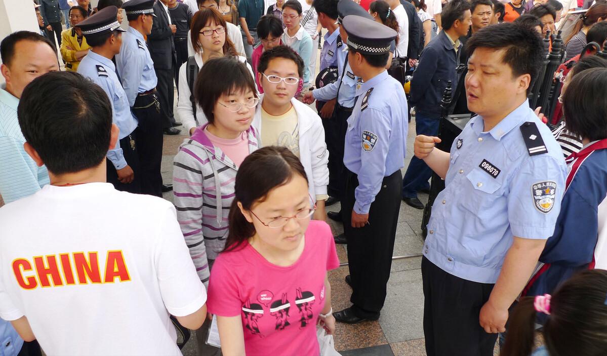 下飞机后去哪取打火机,机场交打火机最后去哪了