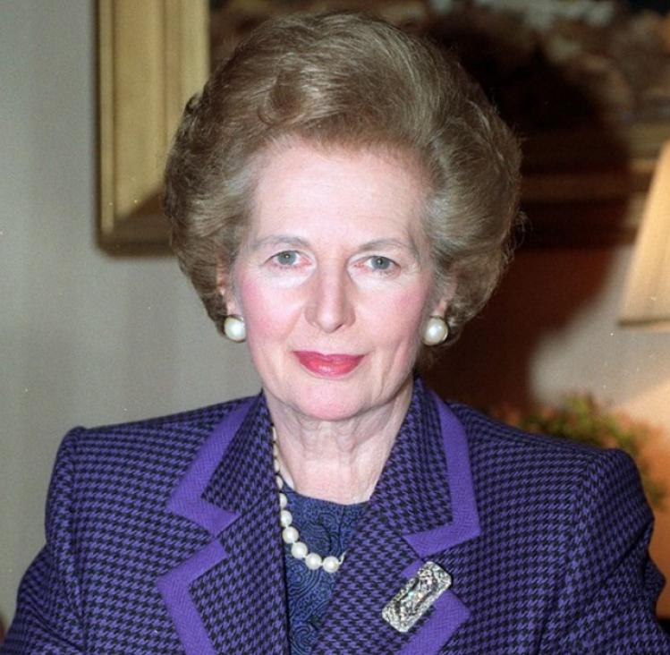 1984年，香港回归谈判陷入僵局，*小平邓**先发制人：不介意使用*力武**