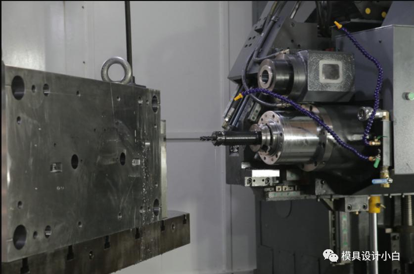 深孔钻加工出来孔偏大,深孔钻加工技巧