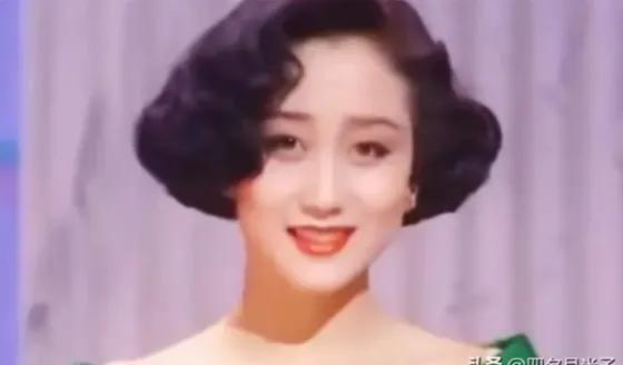 TVB与亚视的争斗，成就港剧的高光时代，亚视关门TVB未来会怎样？