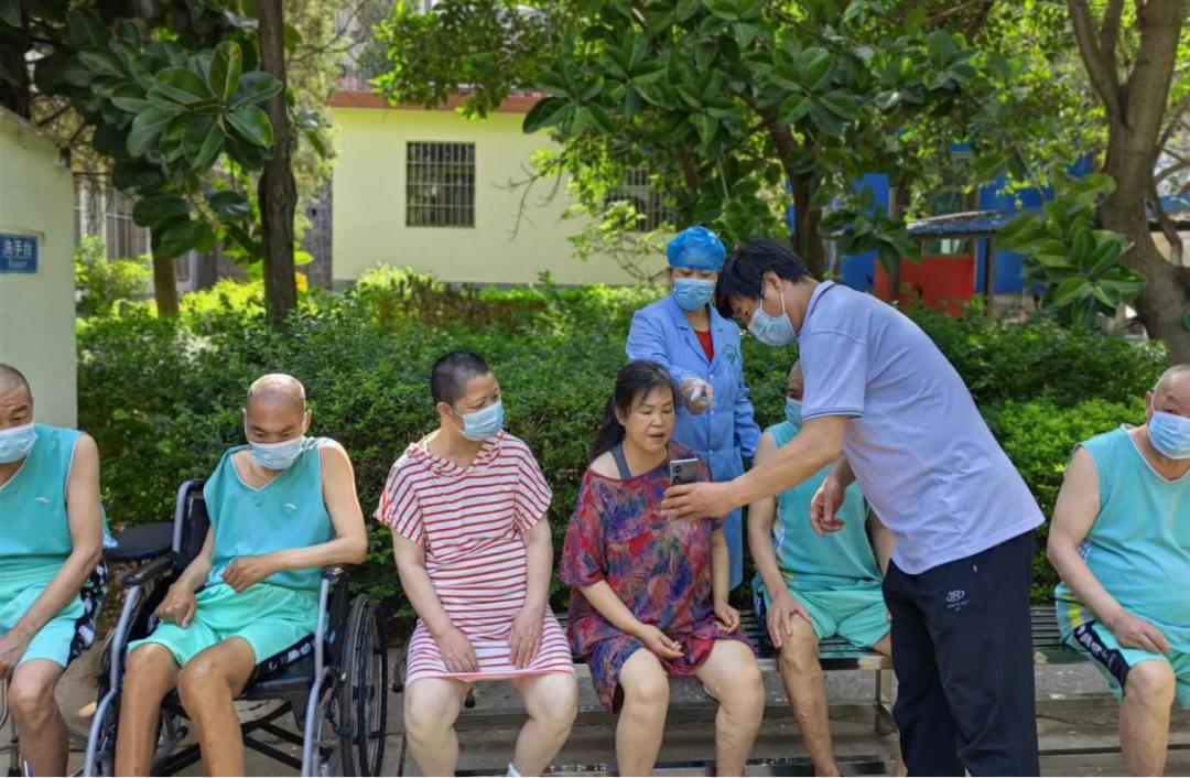 #作风革命效能革命在东川#“五心”服务全方位“康乃馨”贴心关爱在行动