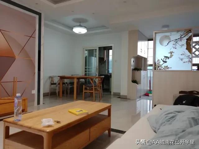 老公先斩后奏花2000多买了这丑不拉几的桌子，我真的好想扔了……