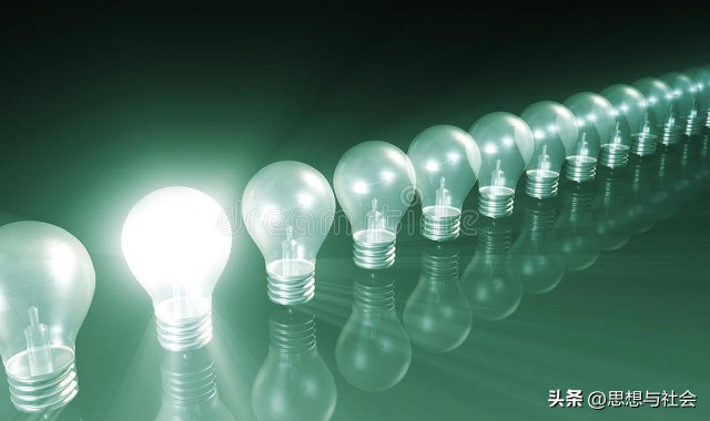 王中江易经,玩李信前期用光信还是用暗信