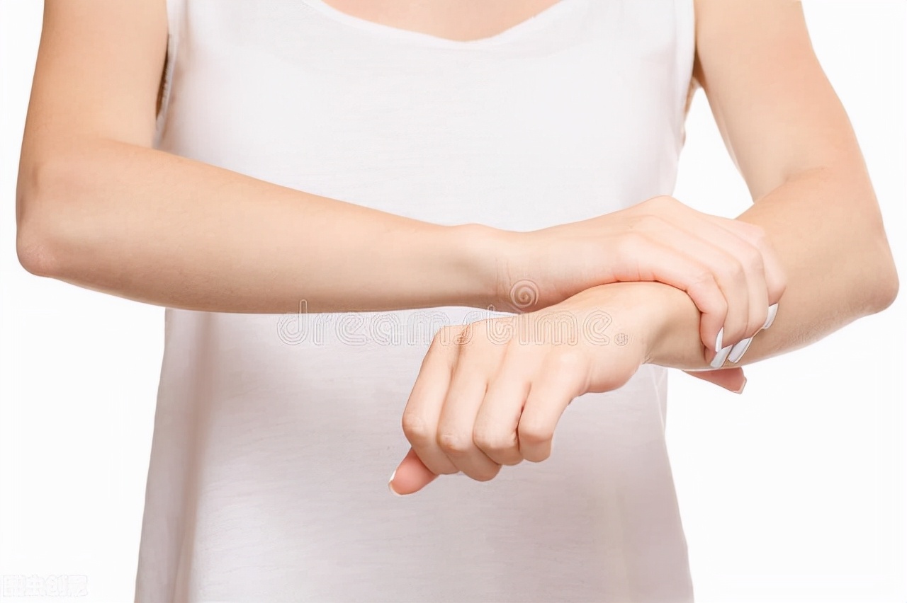 女子枕手臂午睡一小时右手臂瘫痪,什么手型提示桡神经损伤