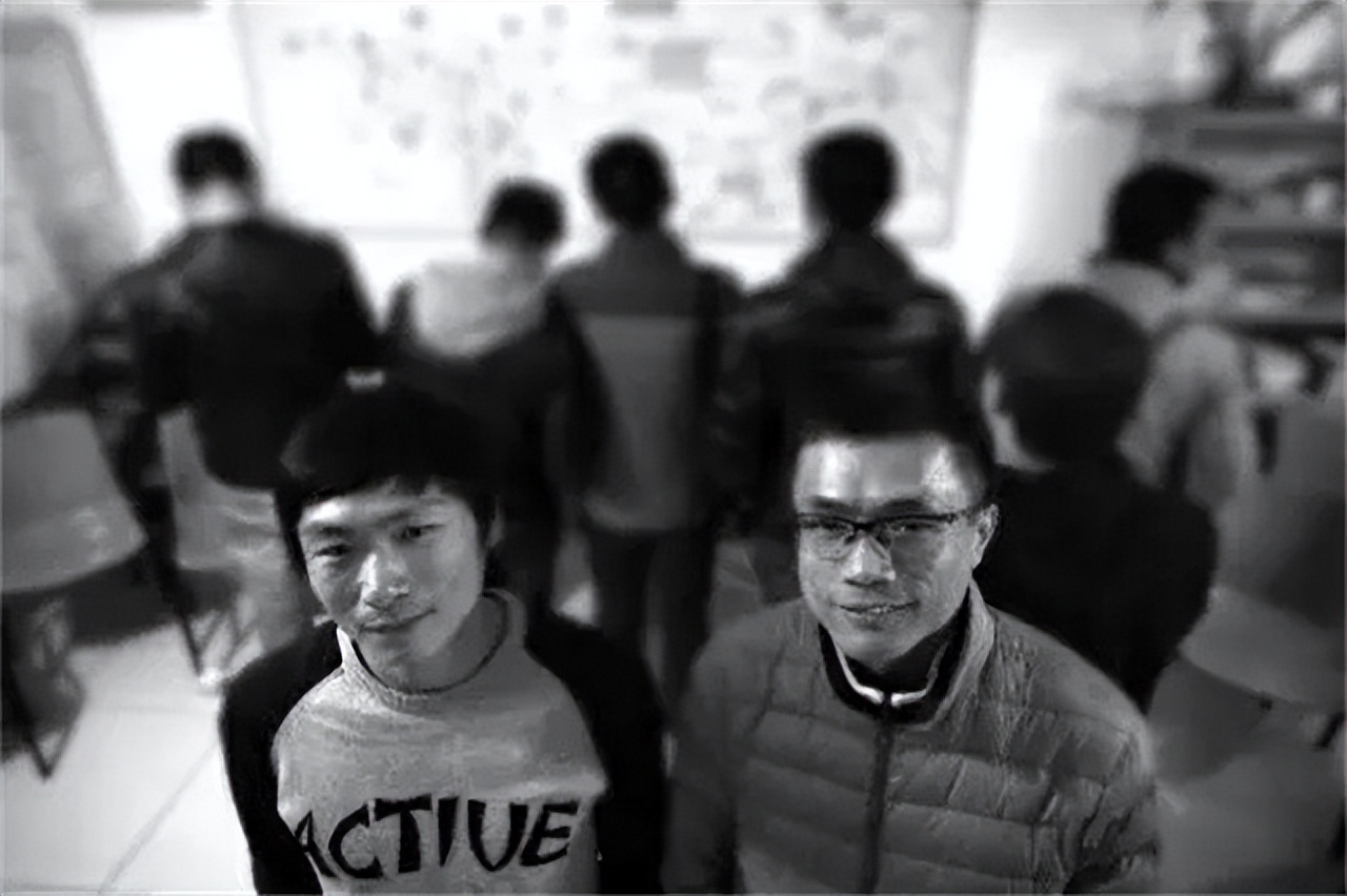 60岁，他大概是中国存活最久的艾滋病人，带着自己遗像活了十几年