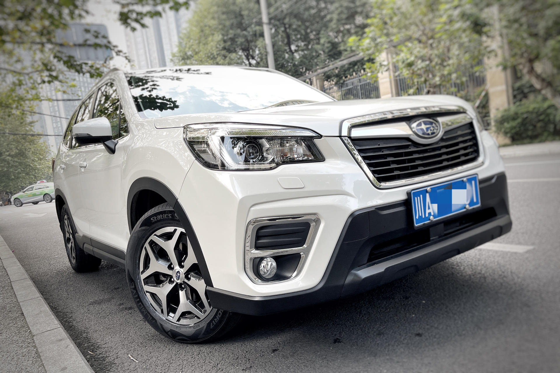 不到一万公里换一根轮胎,7000公里只换一个轮胎可以吗