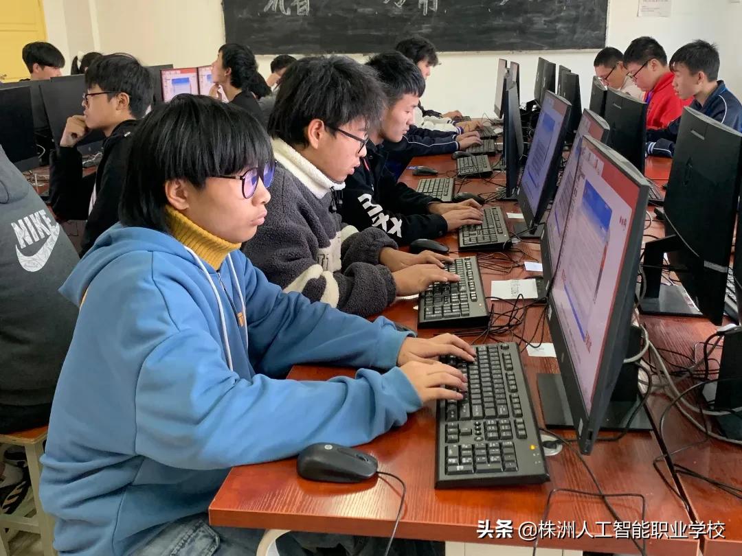 鎵撳瓧姣旇禌椤哄埄涓捐,鎵撳瓧姣旇禌鎬荤粨