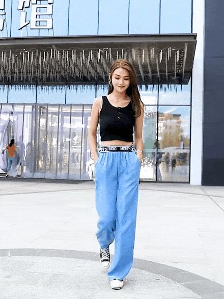 夏季你需要一条与众不同的裤子：天丝牛仔裤！轻薄透气清爽又有型