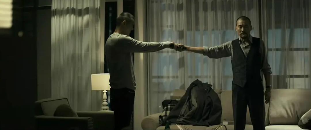 无间道另外一个版本结尾,无间道三部里面最出彩的人物