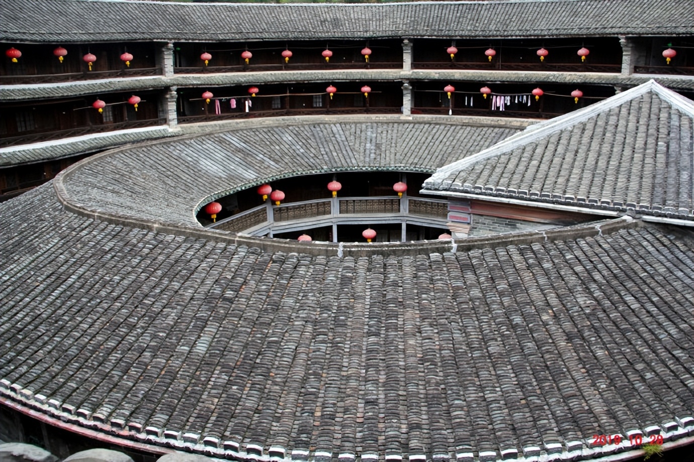 走进世界文化遗产之一福建永定客家土楼