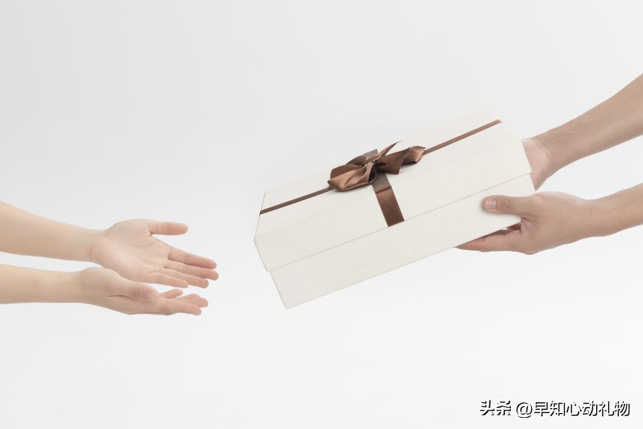 女朋友生日送什么礼物比较实用,送女朋友礼物排行榜实用生日礼物