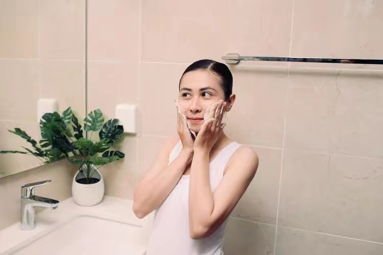 湿疹荨麻疹汗疱疹同时发作,湿疹丘疹荨麻疹疱疹