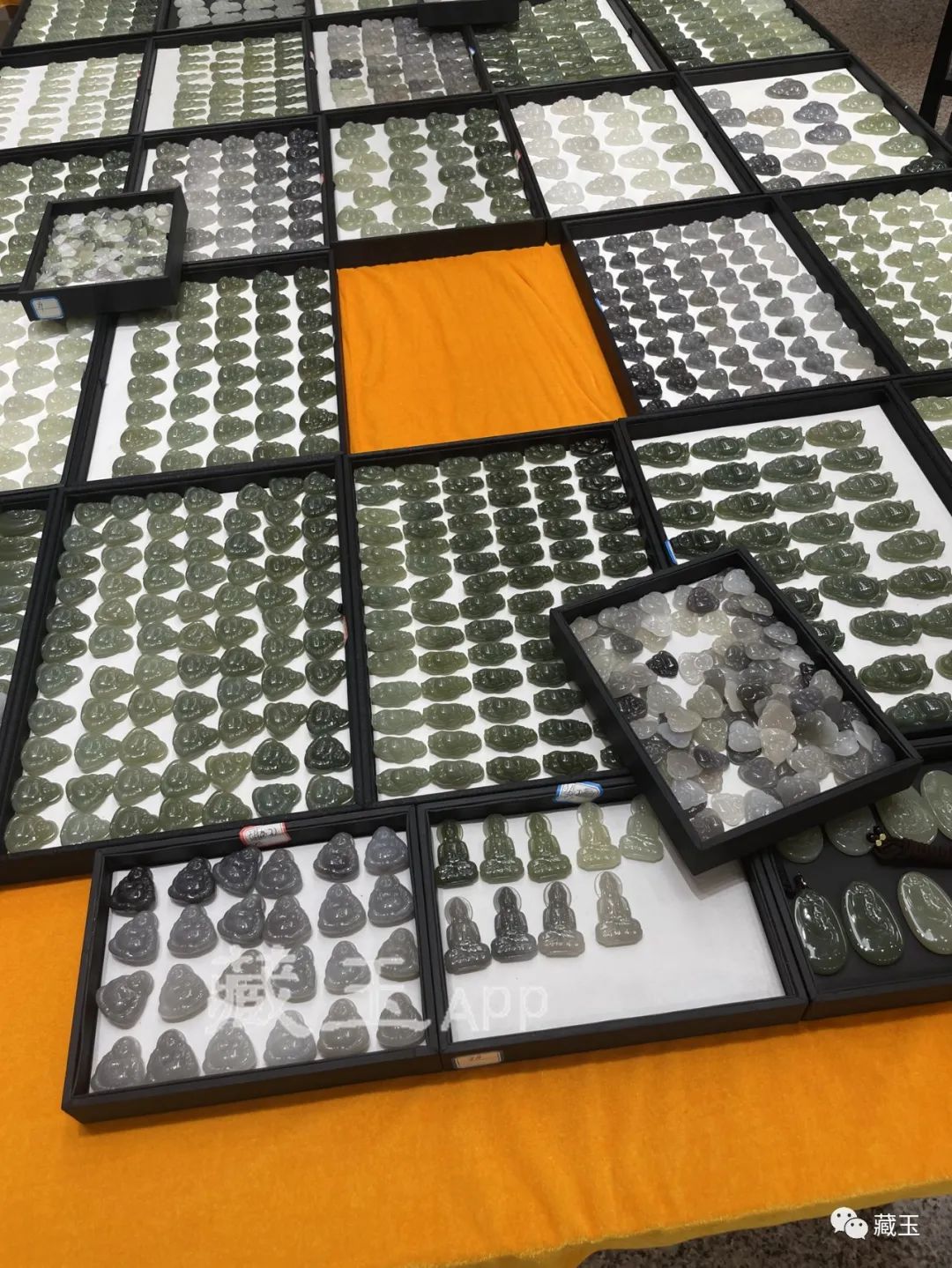 68元和田玉手镯,籽料8000元的手镯贵吗