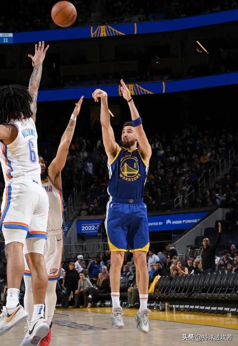 勇士打雷霆库里三分绝杀,勇士汤普森西部决赛投进11个三分