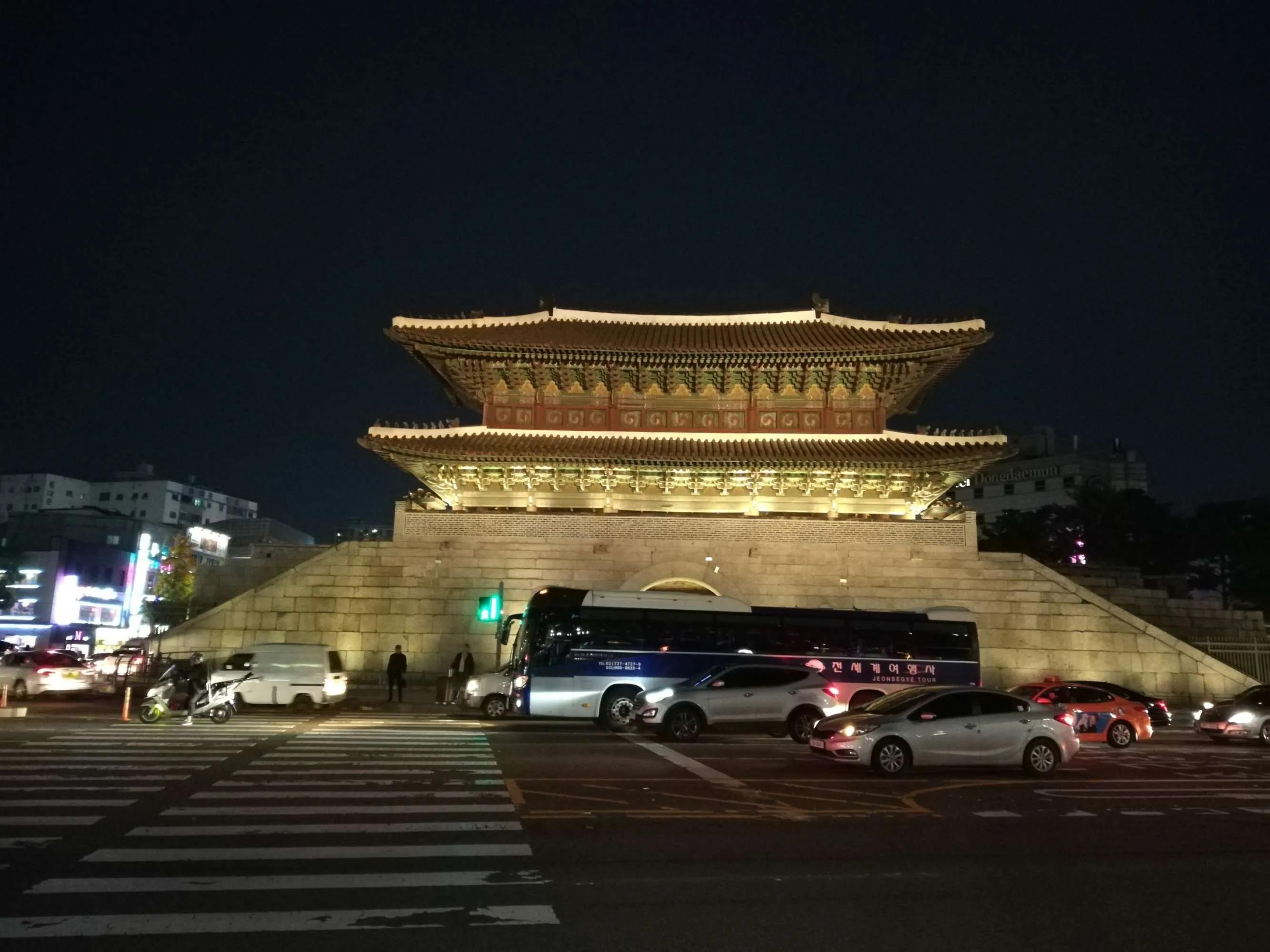 棣栧皵娓歌浣滄枃鐐硅瘎,棣栧皵娓歌涔嬩簩