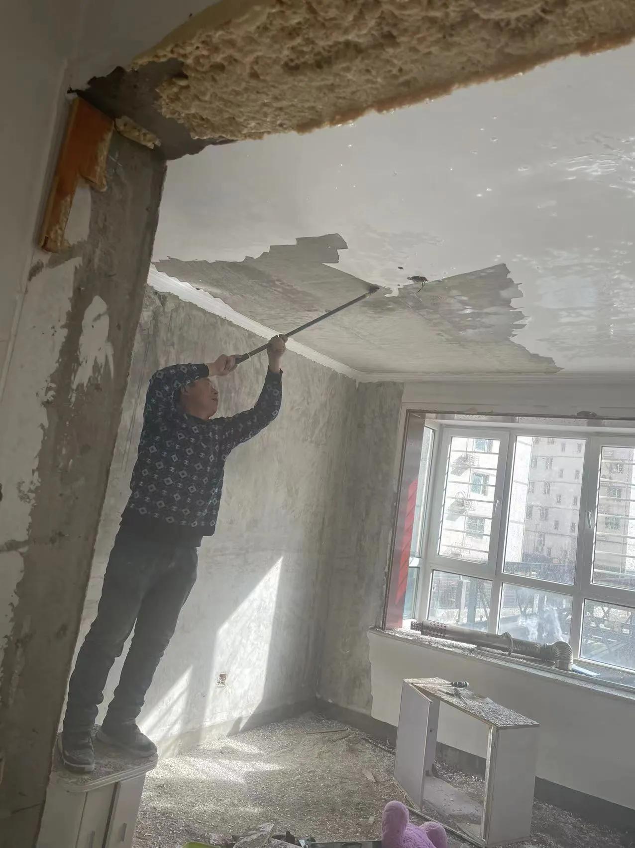 老房顶面墙皮需要铲除吗,老房装修铲除墙皮找什么工