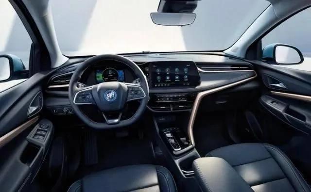 4s店上牌费用是车管所的费用吗,4s店收400元上牌费贵吗