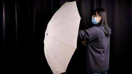 国产伞界“黑马”崛起！突破传统雨伞设计，风雨越大越显厉害