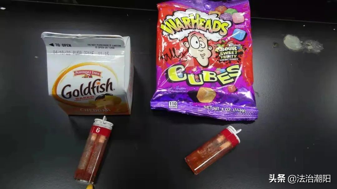 跨国邮购就买了几包零食，海关拆开一看：真“刑”！