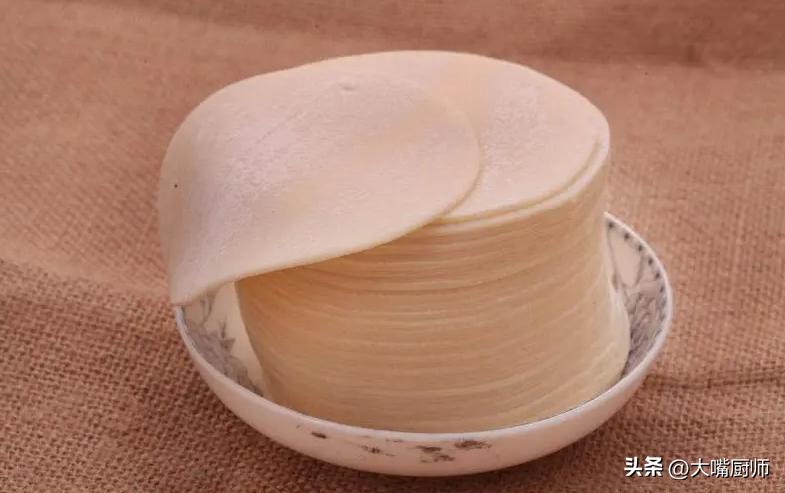 擀饺子皮的小技巧,擀饺子皮时用什么粉才不会粘