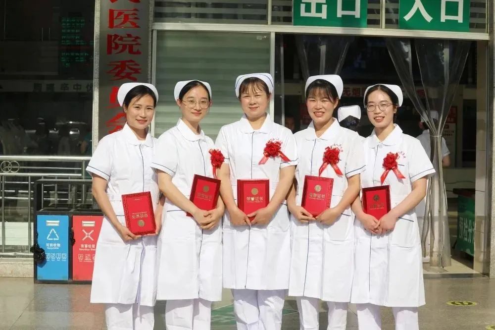 发展护士队伍改善护理服务演讲稿,发展护士队伍改善护理服务黑板报