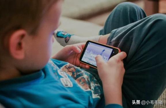 孩子沉迷游戏不上学家长该怎么办,小学生沉迷游戏家长该怎么办