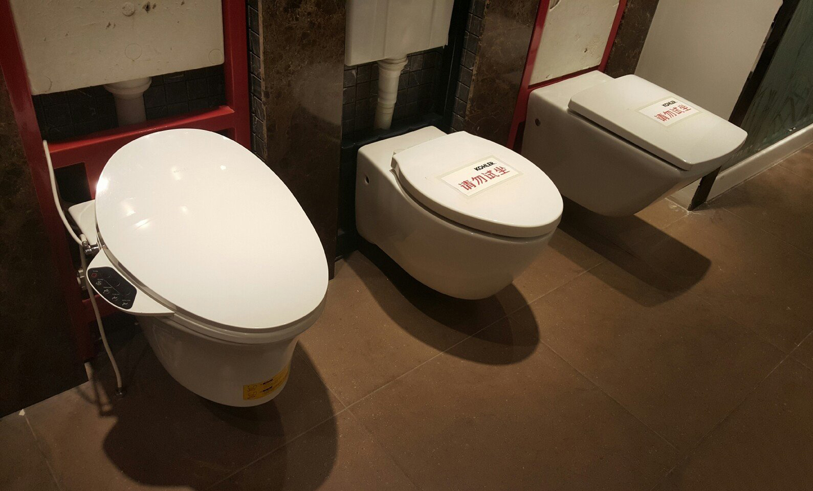 壁挂马桶有缺点不值得购买,壁挂式马桶价格为什么差那么多