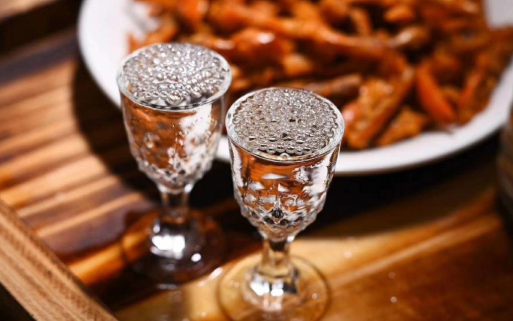 黄盖玻汾与红盖哪个贵些,黄盖玻汾和红盖玻汾哪个好喝知乎