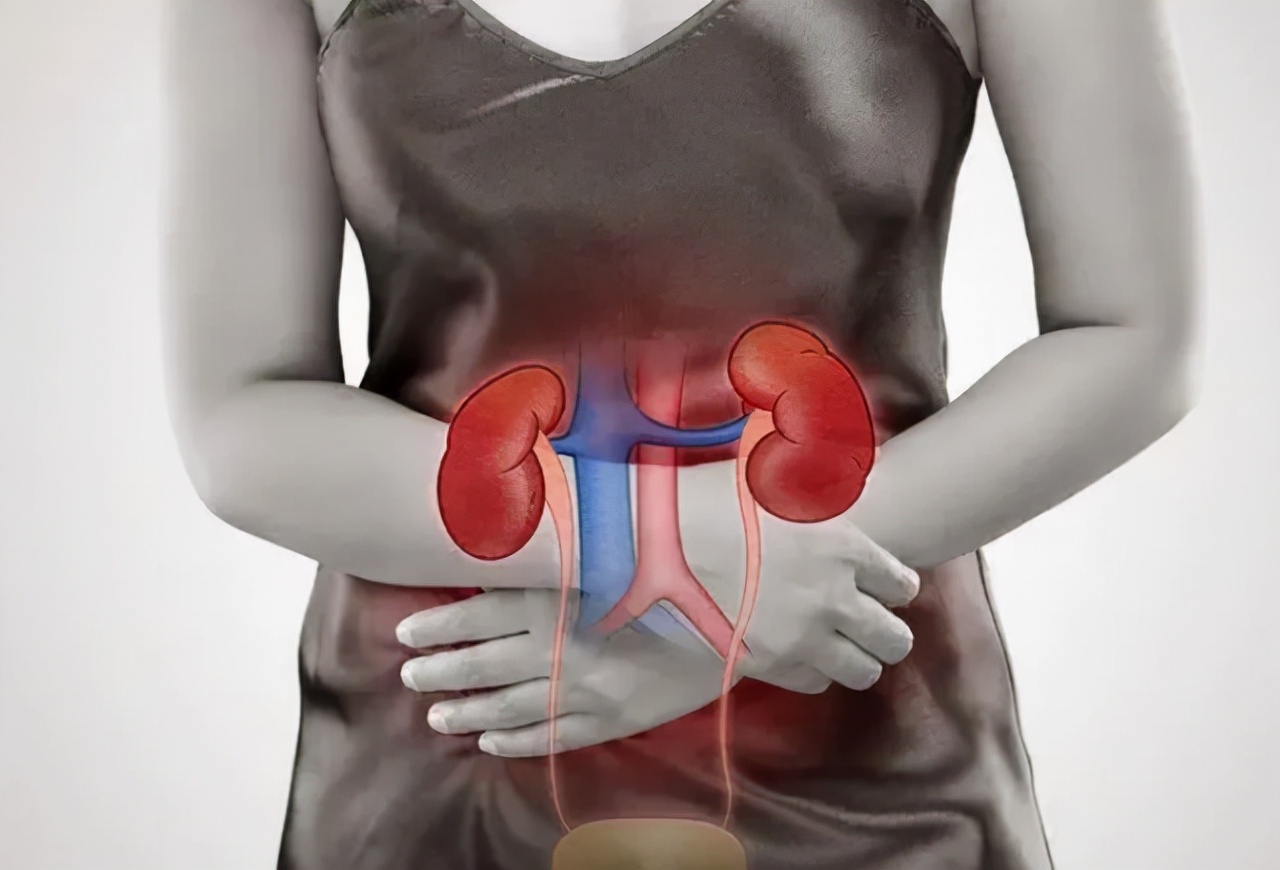 后背疼不一定是心脏的问题,后背疼是累的不