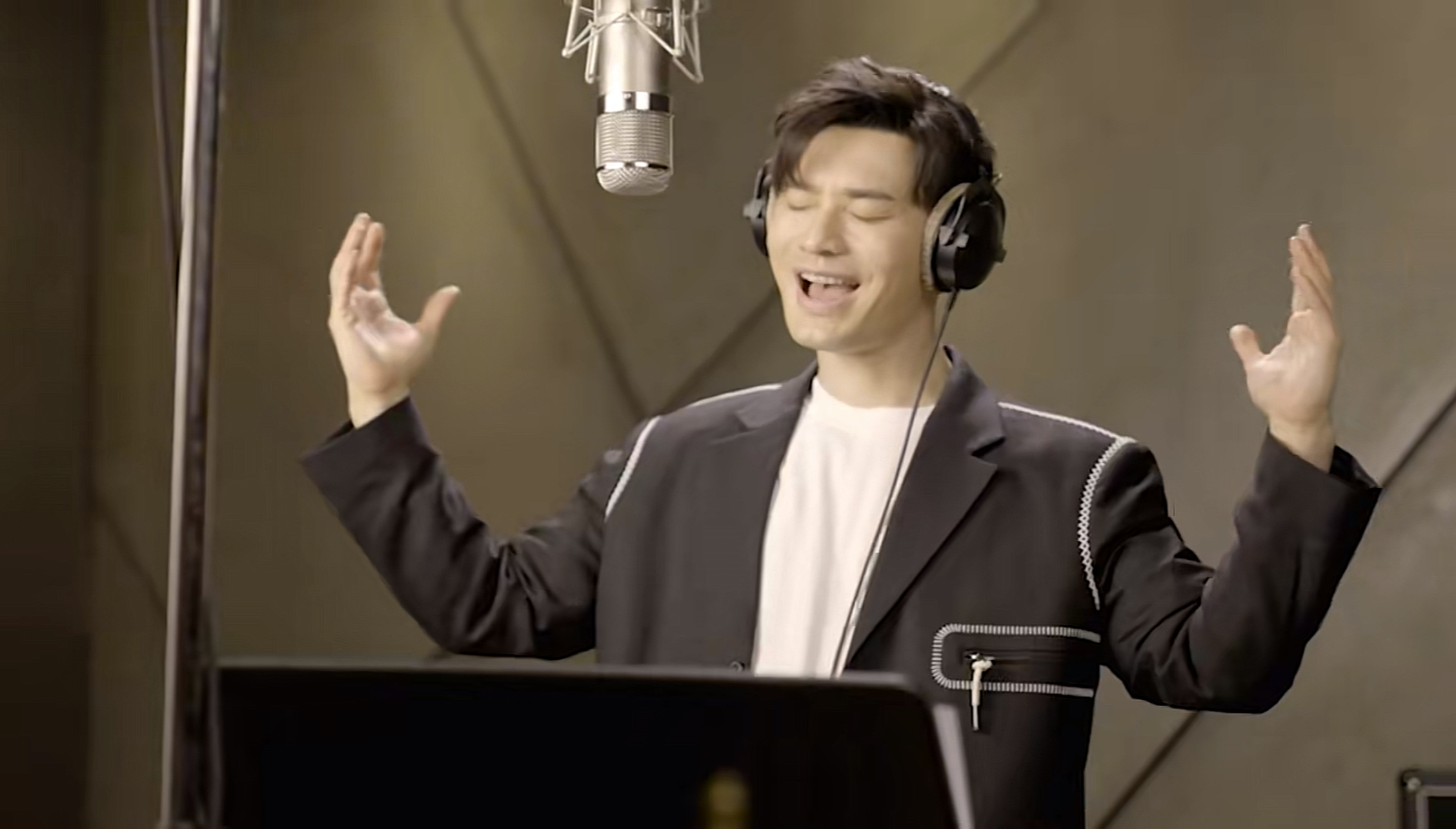 《一起向未来》：林子祥夫妻档，邓超吴京合作，韦唯治病8年回归