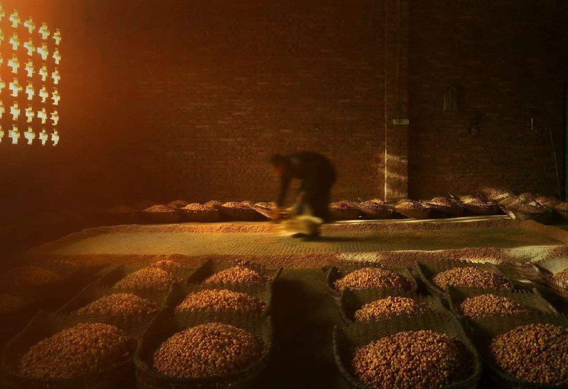 四川亚卓30多年的臭猪肉算美食吗？当地拿来入药熬汤，味道如何？