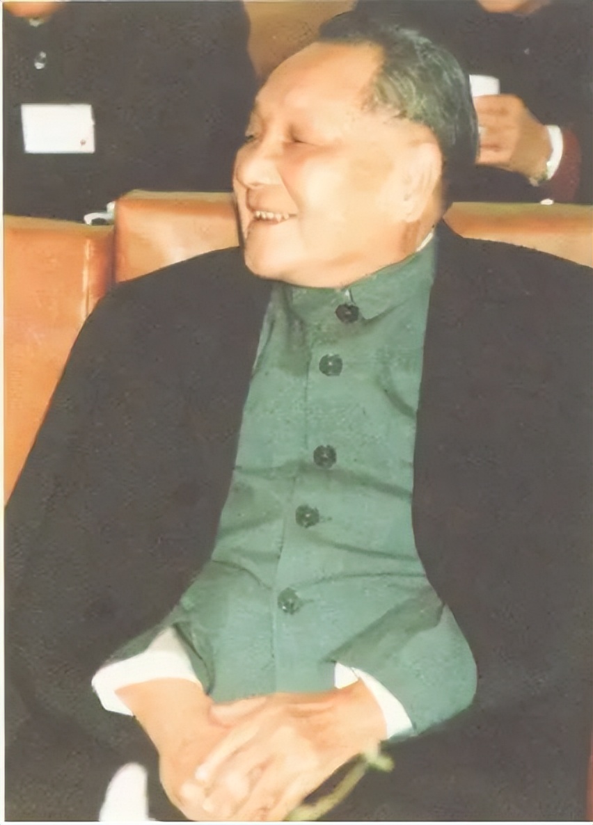 96年台湾富家女与*小平邓**警卫员订婚,女方母亲:娶妻聘金要100万